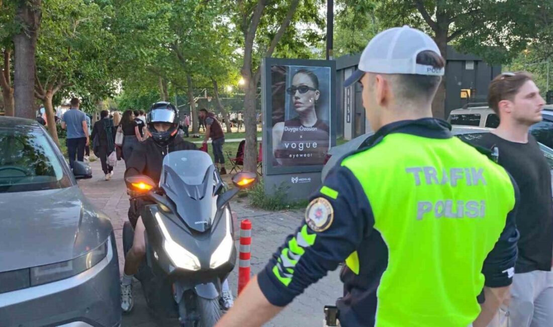 Kadıköy Caddebostan sahilinde, motosiklet sürücülerinin yaya güvenliğini riske attığı tespit