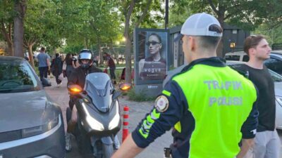 Kadıköy Caddebostan sahilinde, motosiklet sürücülerinin yaya güvenliğini riske attığı tespit