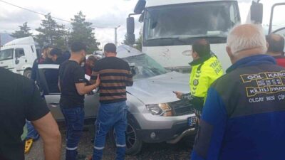 Adıyaman’ın Gölbaşı ilçesinde meydana gelen bir trafik kazasında, kamyon ile