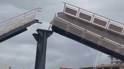 Ankara’da bir kamyonun üst geçide çarpması sonucunda meydana gelen kazada
