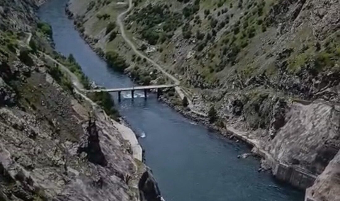 Fırat Nehri üzerinde bulunan, Diyarbakır’ın Çüngüş ilçesi ile Malatya’nın Pötürge