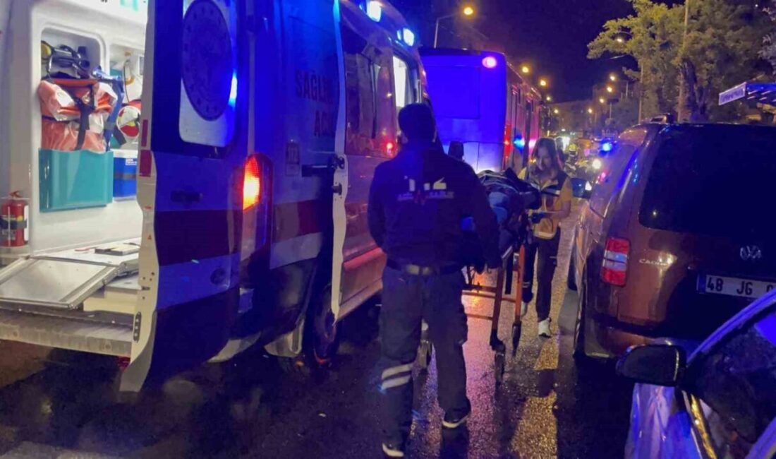 Karaman’da bir durakta halk otobüsünden inen bir yolcuya elektrikli bisiklet