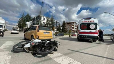 Karaman’da ticari bir taksi ile motosiklet çarpışması sonucu motosiklet sürücüsü