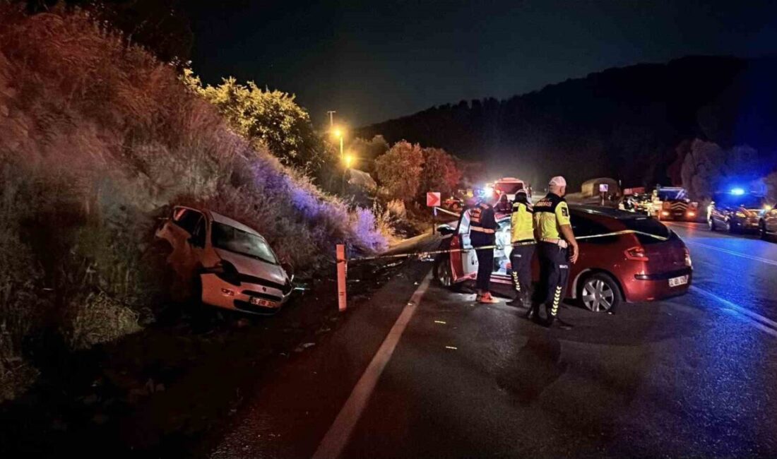 Bucak, Burdur’da meydana gelen zincirleme trafik kazasında 4 kişi öldü
