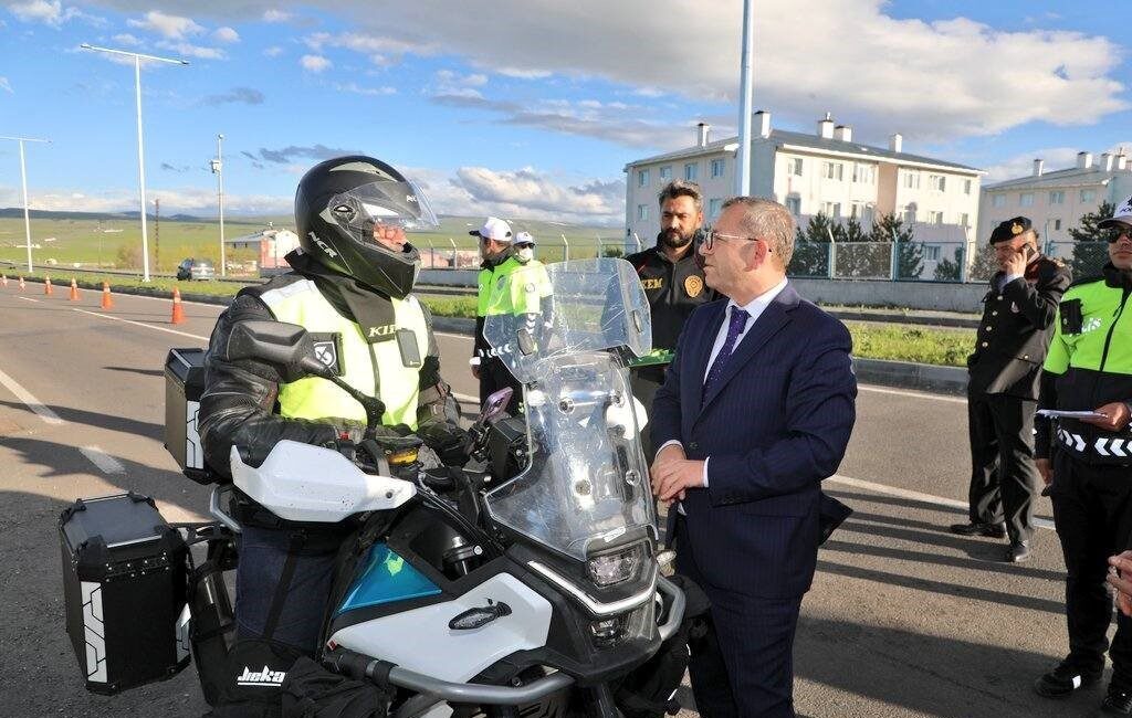 Kars Valisi Ziya Polat, Kurban Bayramı dolayısıyla Kars-Iğdır Karayolu’ndaki emniyet