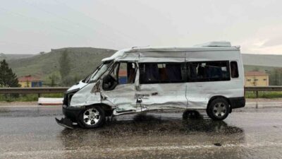 Ankara’nın Polatlı-Haymana arasındaki yolunda meydana gelen trafik kazasında, kontrolsüz bir