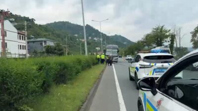 Yabancı plakalı bir şehirlerarası otobüs, Antalya’da katıldığı festivalden dönerken Trabzon’un