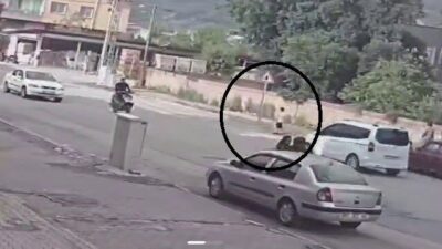 Hatay’ın Payas ilçesinde meydana gelen bir kaza anı, kaydedilen bir