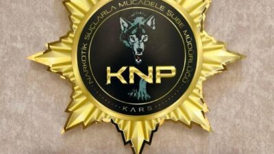 Kars ilinde narkotik polis ekipleri tarafından yapılan eş zamanlı operasyonlarda