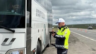 Kars Emniyet Müdürlüğü Bölge Trafik Denetleme Şube Müdürlüğü ekipleri, şehirlerarası