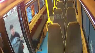 Adana’da bir cep telefonu bayisini soyarak kaçan maskeli şahıs, minibüse