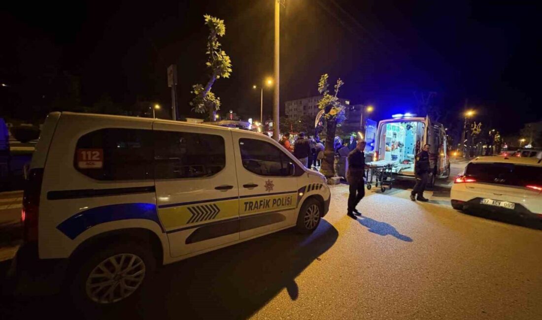 Tosya ilçesinde meydana gelen trafik kazasında, park halindeki bir otomobile