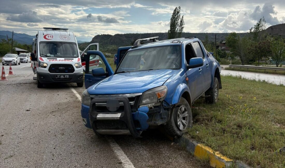 Kastamonu’nun Tosya ilçesinde meydana gelen trafik kazasında, bir kamyonetin kontrolünü