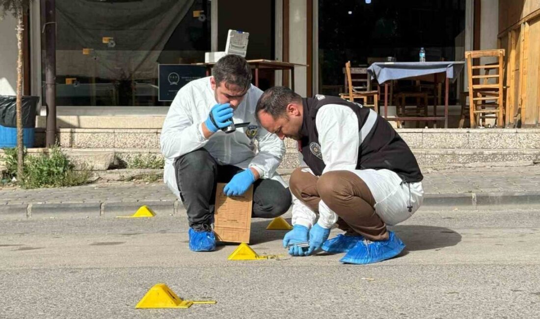 Gaziantep’te, 25 yaşındaki Hasan Kaplan’ı kıraathane önünde silahla öldürdüğü iddiasıyla