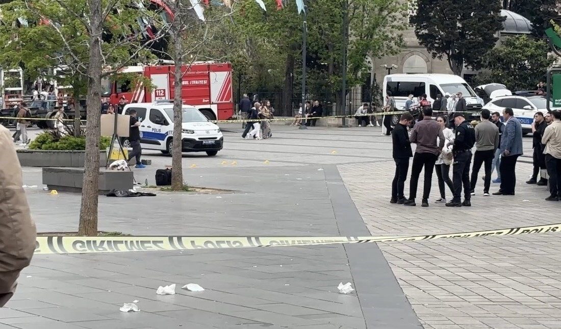 Beşiktaş iskelesi önünde meydana gelen olayda, iki grup arasında çıkan