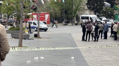 Beşiktaş iskelesi önünde meydana gelen olayda, iki grup arasında çıkan