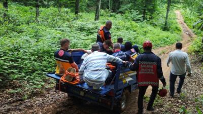 Akyazı ilçesinde kros motosikletiyle ormanlık alanda gezerken dere yatağına düşen