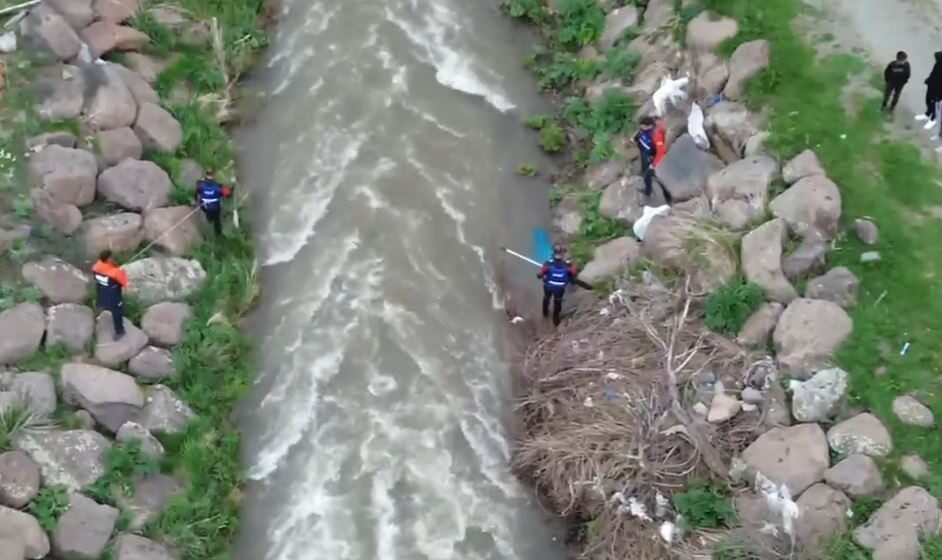 Ardahan’ın Göle ilçesinde sabah saatlerinde dere kenarında kaybolan bir kadın,