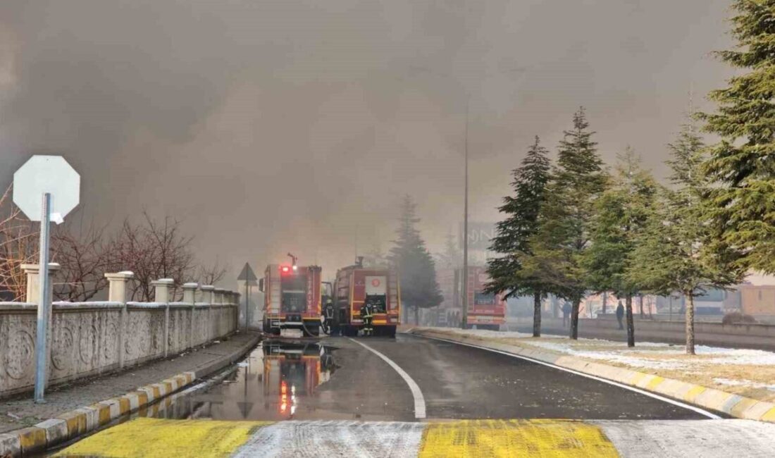 Kayseri’deki bir mobilya fabrikasında meydana gelen yangında üç kişinin hayatını