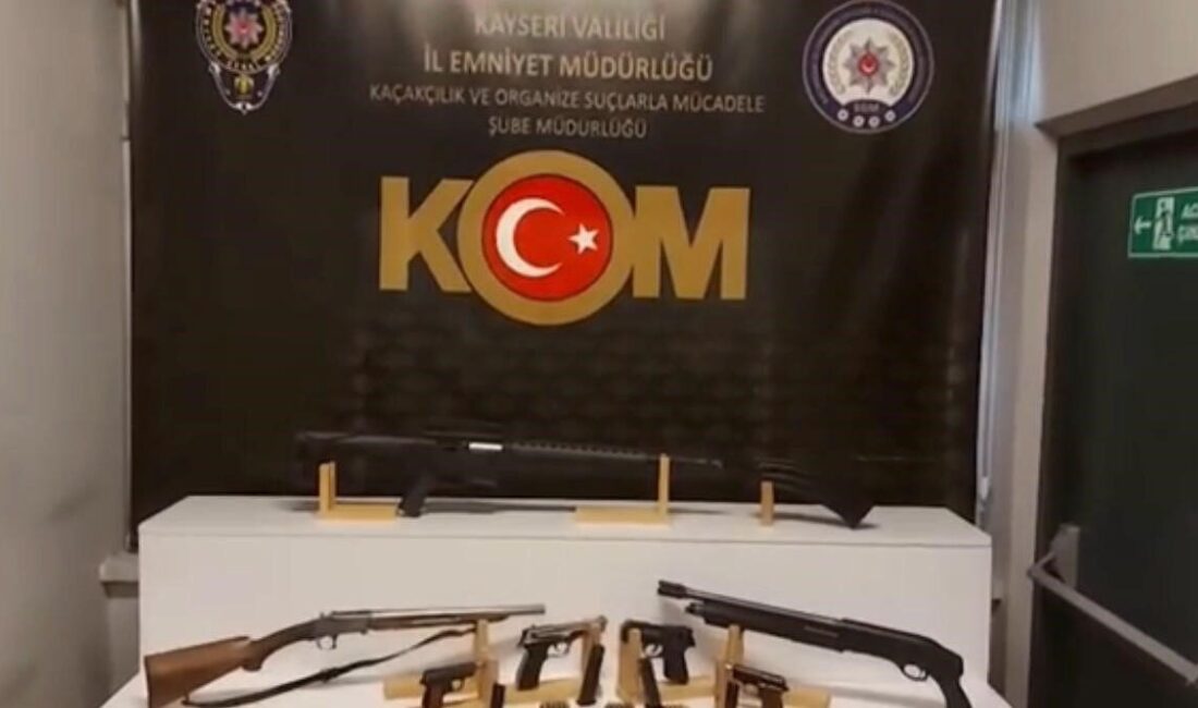 Kayseri’de polis ekipleri tarafından silah ticareti yapan kişilere yönelik gerçekleştirilen