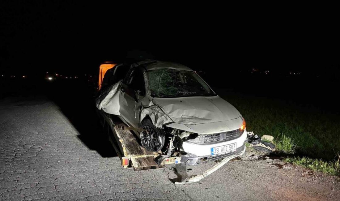 Kayseri-Malatya karayolunda meydana gelen trafik kazasında bir otomobil kontrolünü kaybederek
