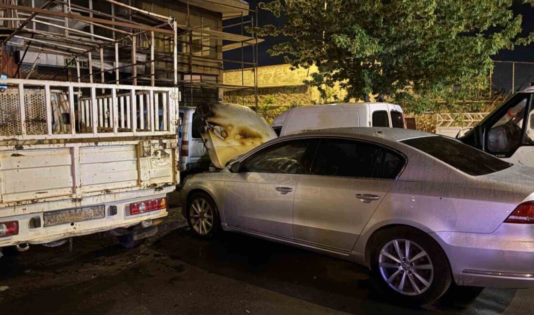 Melikgazi ilçesinde bir aracın yolda arızalanması sonucu çıkan yangın, otomobil