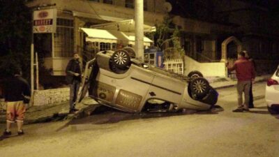 Isparta’da meydana gelen trafik kazasında iki araç çarpıştı ve hafif