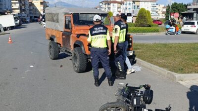 Manavgat ilçesinde bir tur aracının motorlu bisiklete çarpması sonucu meydana