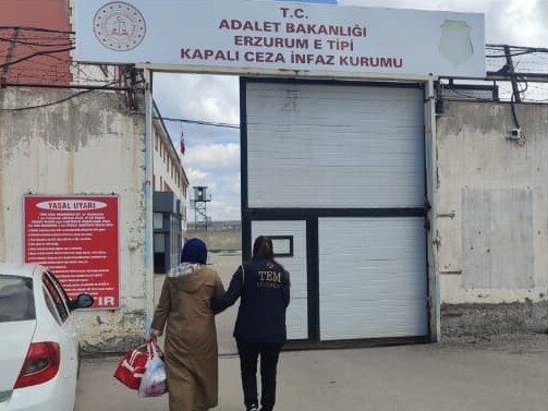 Erzurum’da FETÖ/PDY silahlı terör örgütüne karşı sürdürülen operasyonlar kapsamında kaçak
