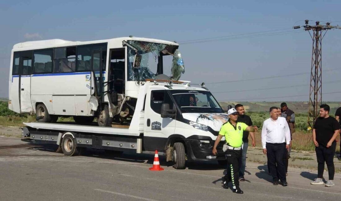 Kilis’te meydana gelen zincirleme trafik kazasında 3 araç birbirine girdi