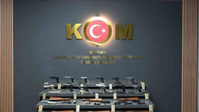 Kırşehir’de polis ekipleri, silah kaçakçılığıyla mücadele kapsamında gerçekleştirilen operasyonda çok
