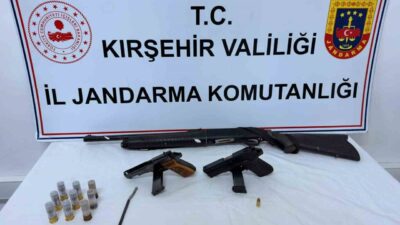 Kaman ilçesinde jandarma ekipleri tarafından gerçekleştirilen operasyonda, ruhsatsız silah ve