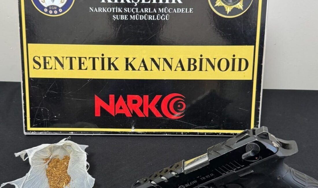 Kırşehir’de, polis tarafından düzenlenen eş zamanlı operasyonda uyuşturucu madde ticaretine