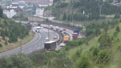 Kurban Bayramı tatilinin üçüncü gününde yola çıkan vatandaşlar, Kocaeli kavşağında