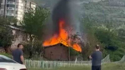 Tek katlı bir evde meydana gelen yangın, Kocaeli’nin Derince ilçesinde