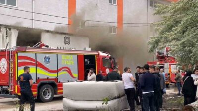 Bir koltuk fabrikasında meydana gelen yangın sonucunda İnegöl ilçesinde bulunan