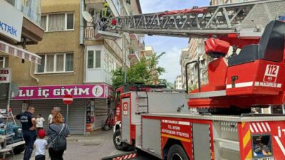 Efeler ilçesinde yaşlı bir adamın evinde unuttuğu yemek nedeniyle çıkan