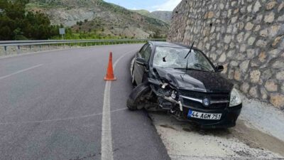 Malatya’da bir otomobilin sürücüsünün direksiyon hakimiyetini kaybetmesi sonucu meydana gelen
