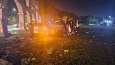 Antalya’nın Serik ilçesinde meydana gelen trafik kazasında, bir araç yol