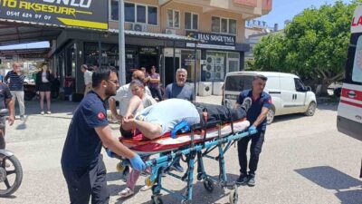 Manavgat ilçesindeki bir kontrolsüz kavşakta meydana gelen trafik kazasında motosiklet