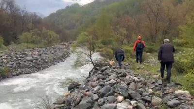 Muş’un Cevizlidere köyünde, bir kadın köprüden geçerken dengesini kaybederek çaya