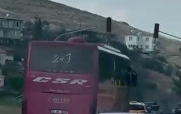 Hatay’da, kornaya basarak araçları sollayan ve tehlikeli şekilde ilerleyen bir