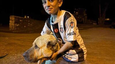 Erzurum’un Karayazı ilçesi Çakmaközü Mahallesi’nde 10 yaşındaki Sencar, iki ayının