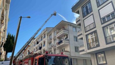 Küçükçekmece ilçesinde bulunan 4 katlı bir apartmanın çatısında, henüz belirlenemeyen