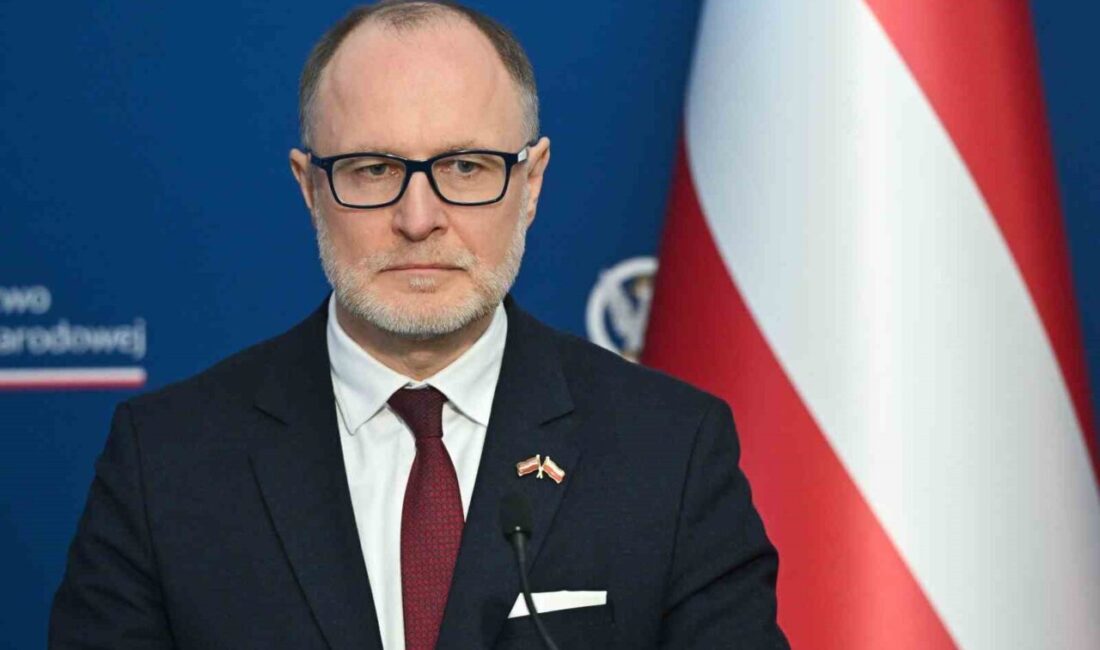 Letonya Savunma Bakanı Andris Spruds, Başbakan Evika Silina’nın hava savunma
