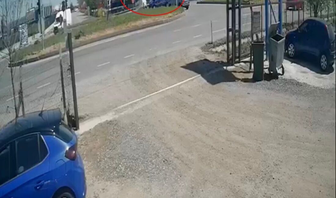 Evrensekiz beldesi sapağı kavşağında meydana gelen trafik kazasında, jandarma aracının