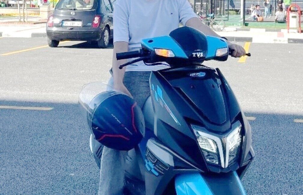 Salihli ilçesinde otomobil ile motosikletin çarpışması sonucu meydana gelen trafik