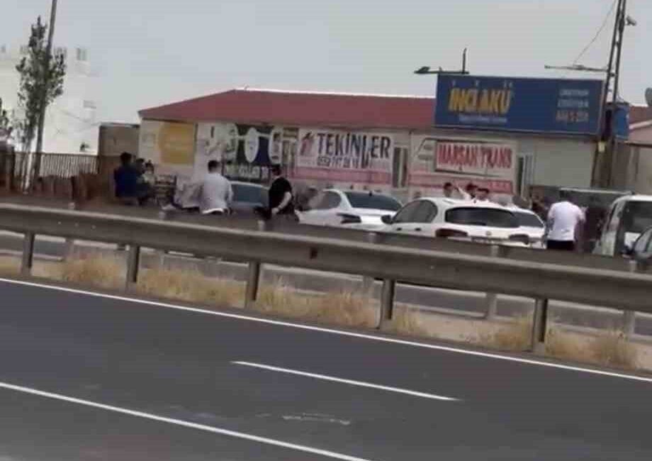 Mardin’in Kızıltepe ilçesinde meydana gelen olayda, iki aile arasında çıkan