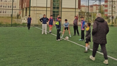 İlçemizin köklü spor oluşumlarından Yerköy Volkan Spor, çocukların hem bedensel