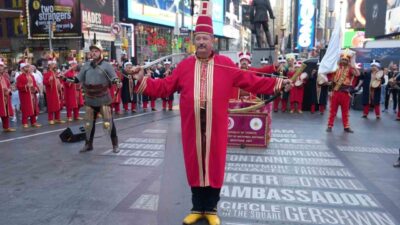 Türk Mehter Takımı, ABD’nin New York kentinde ünlü Times Meydanı’nda